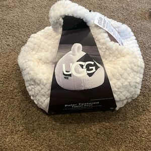 UGG Tablet Pouf NWT